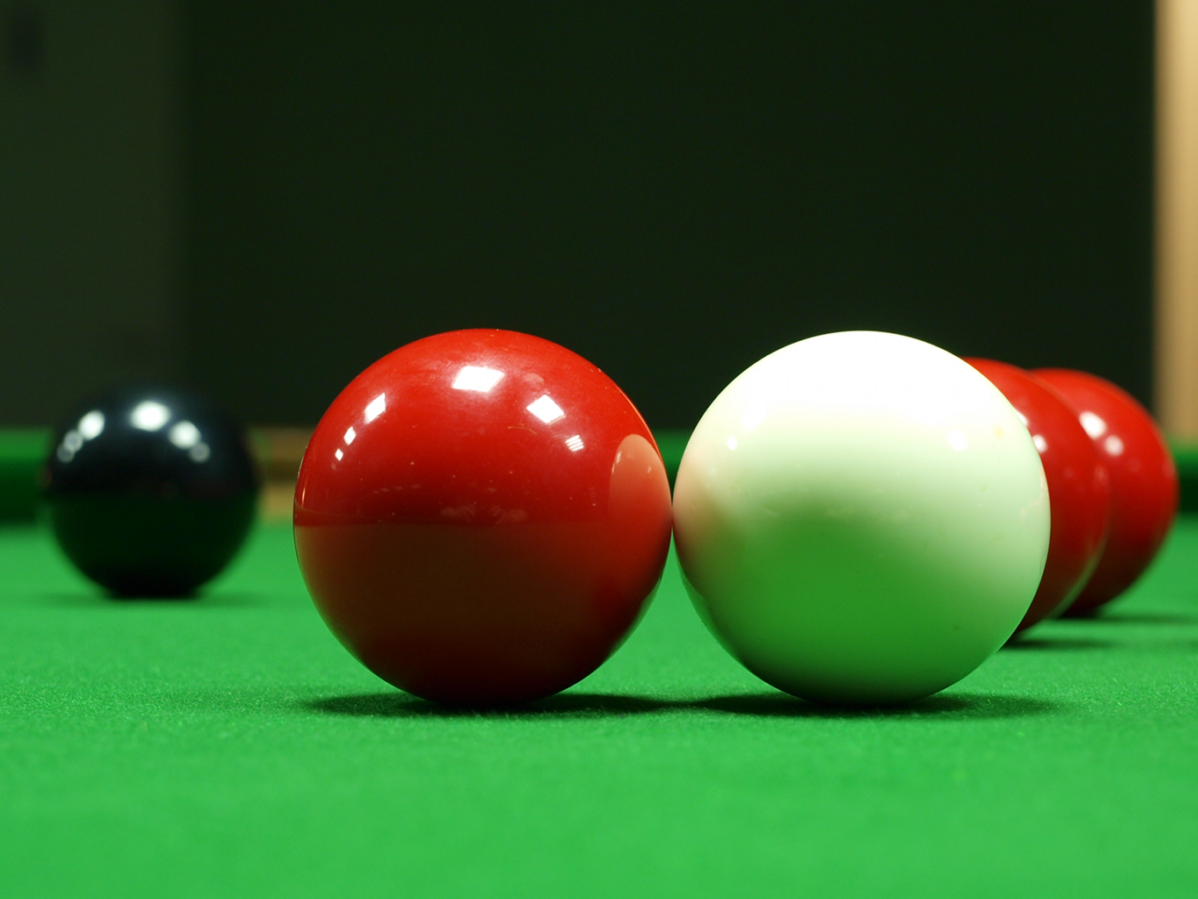 Snooker balls: what are they made of and how are they made?