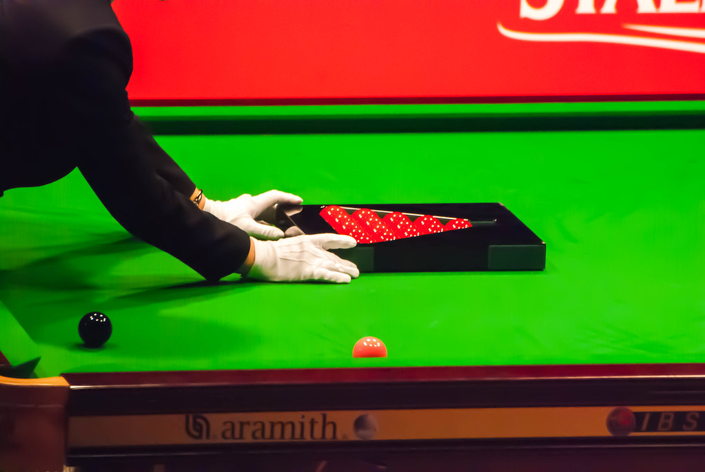 Snooker referee gloves: which pair should you choose?
